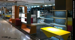 东方商厦名媛精品鞋区装修竣工，幕墙工程焕新商业空间